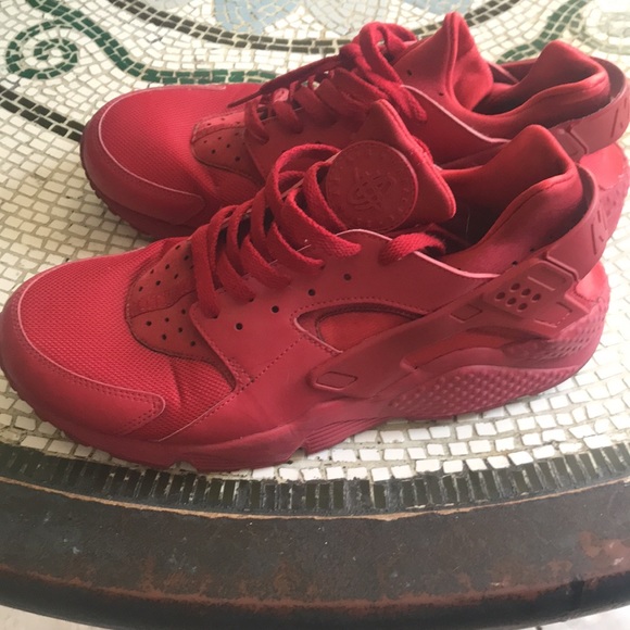 RED NIKE AIR HUARACHES - Picture 2 of 3